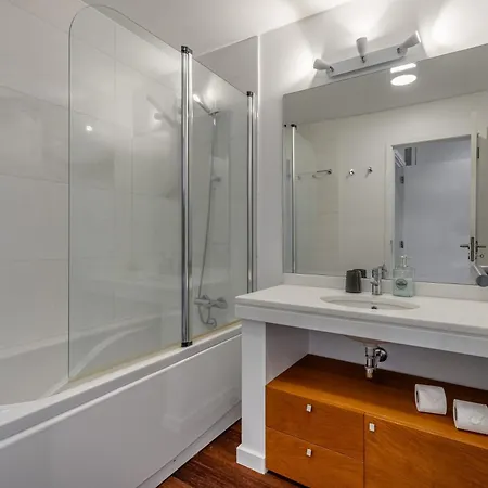 Vista Savoy By Rmz Apartment Funchal (Madeira)