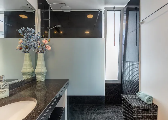 Vista Savoy By Rmz 푼샬