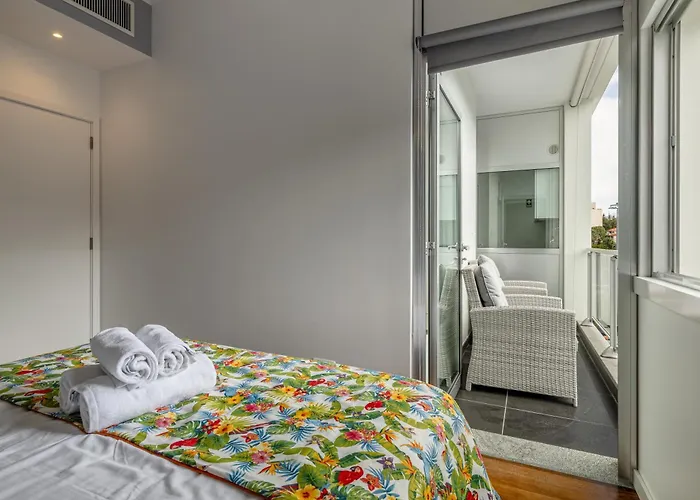 Vista Savoy By Rmz 아파트 *