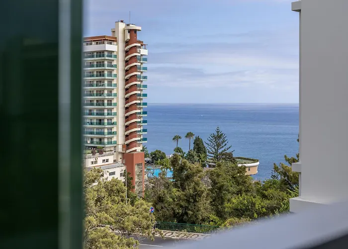 Vista Savoy By Rmz 아파트 푼샬