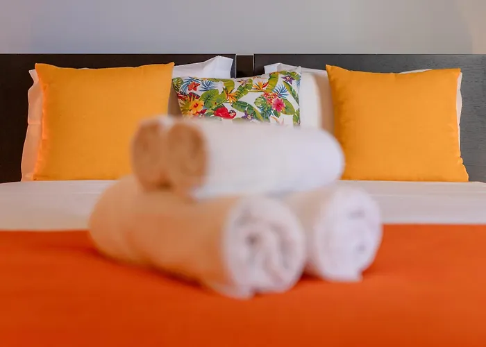 Vista Savoy By Rmz 아파트 *