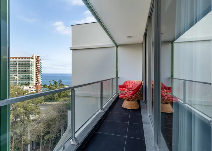 Vista Savoy By Rmz Apartman *