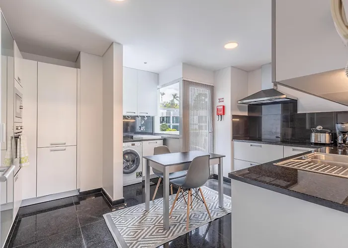 Vista Savoy By Rmz *