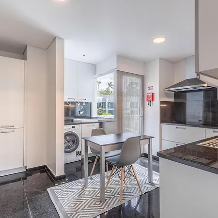 Vista Savoy By Rmz *